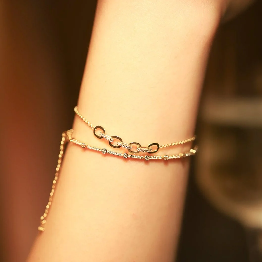 Four Link Chain Bracelet - Image 3
