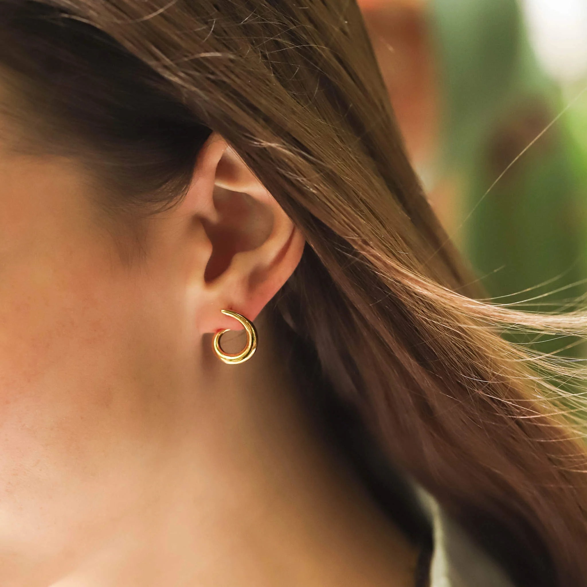 Sleek Gold Front To Back Hoop - Image 3