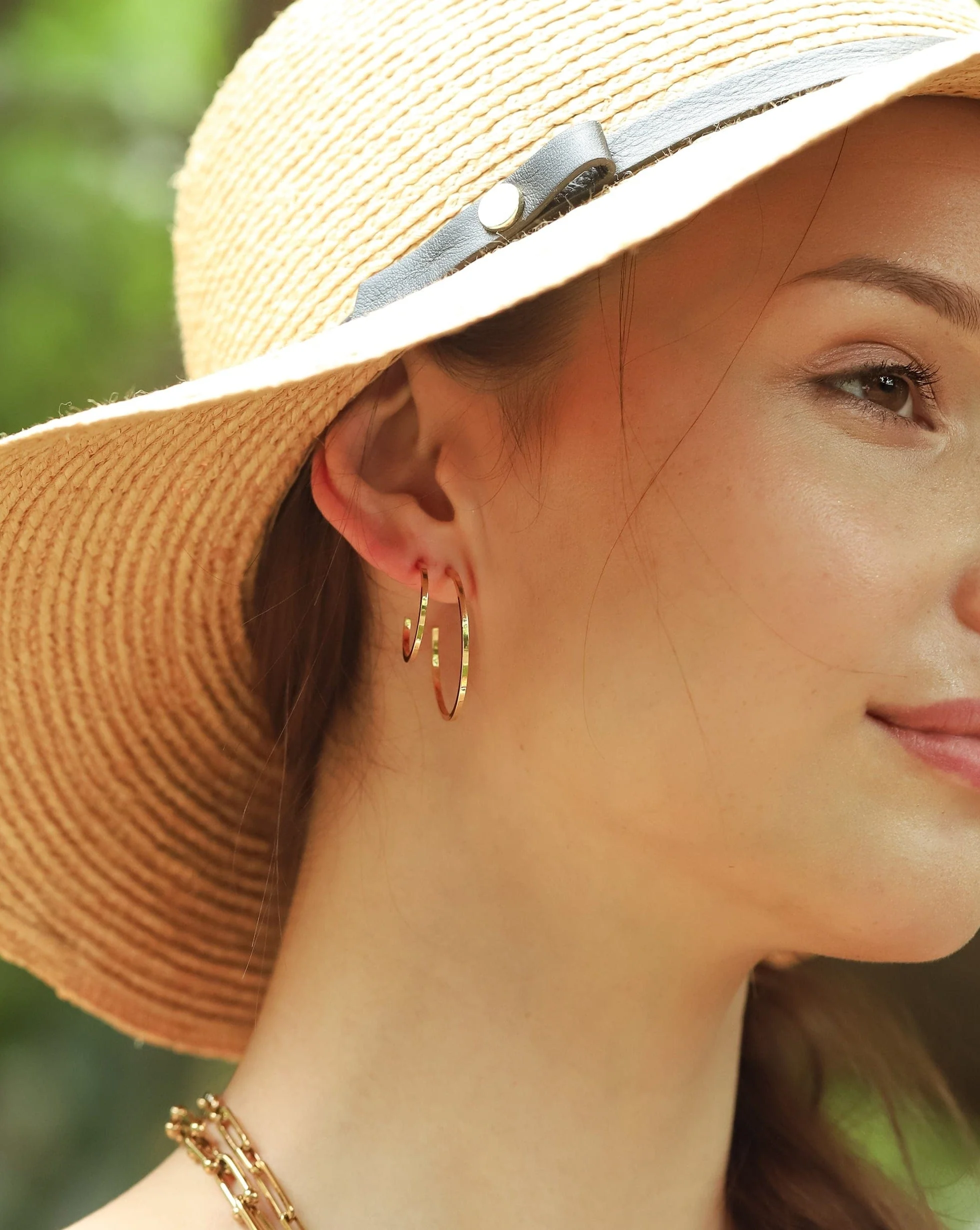 Classic Gold Hoops | M - Image 2